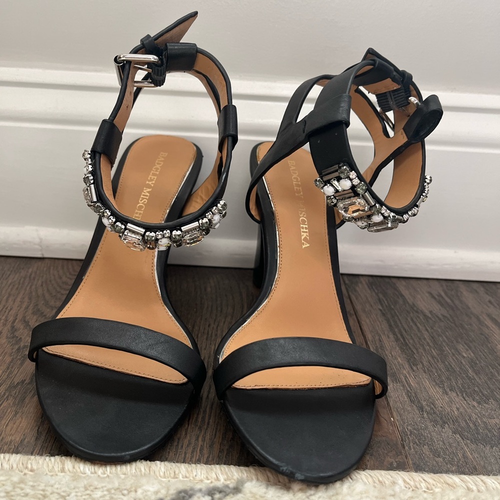 Badgley Mischka Glow Pump